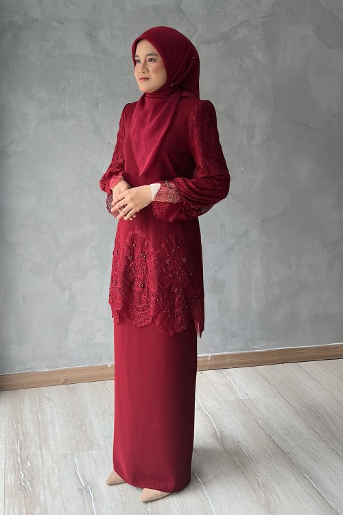 Yara Luxe Kurung - Maroon