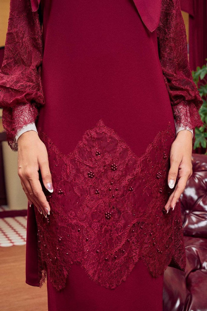 Yara Luxe Kurung - Maroon