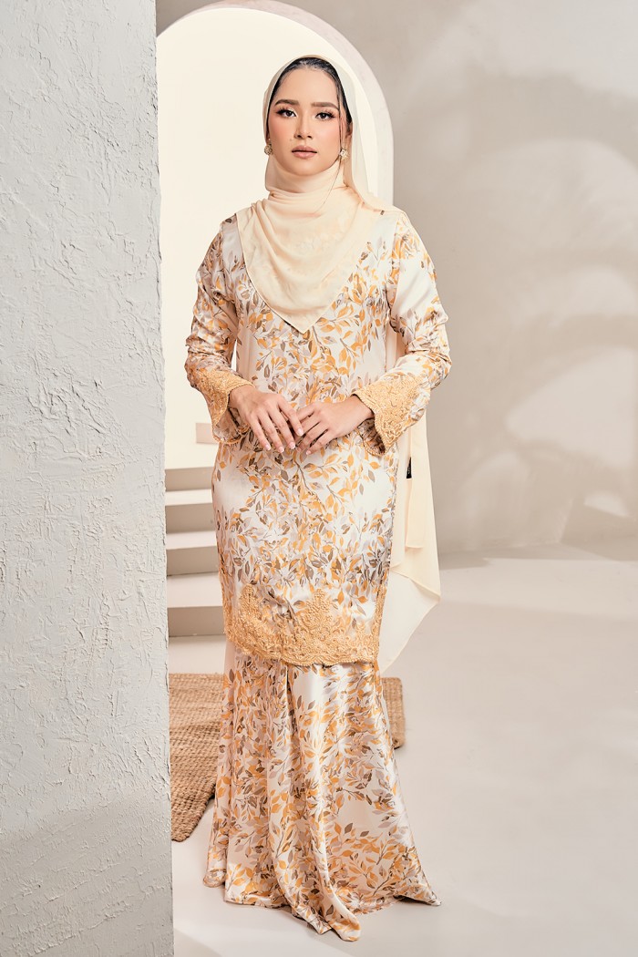 Maliqa Luxe Kurung - Yellow Gold