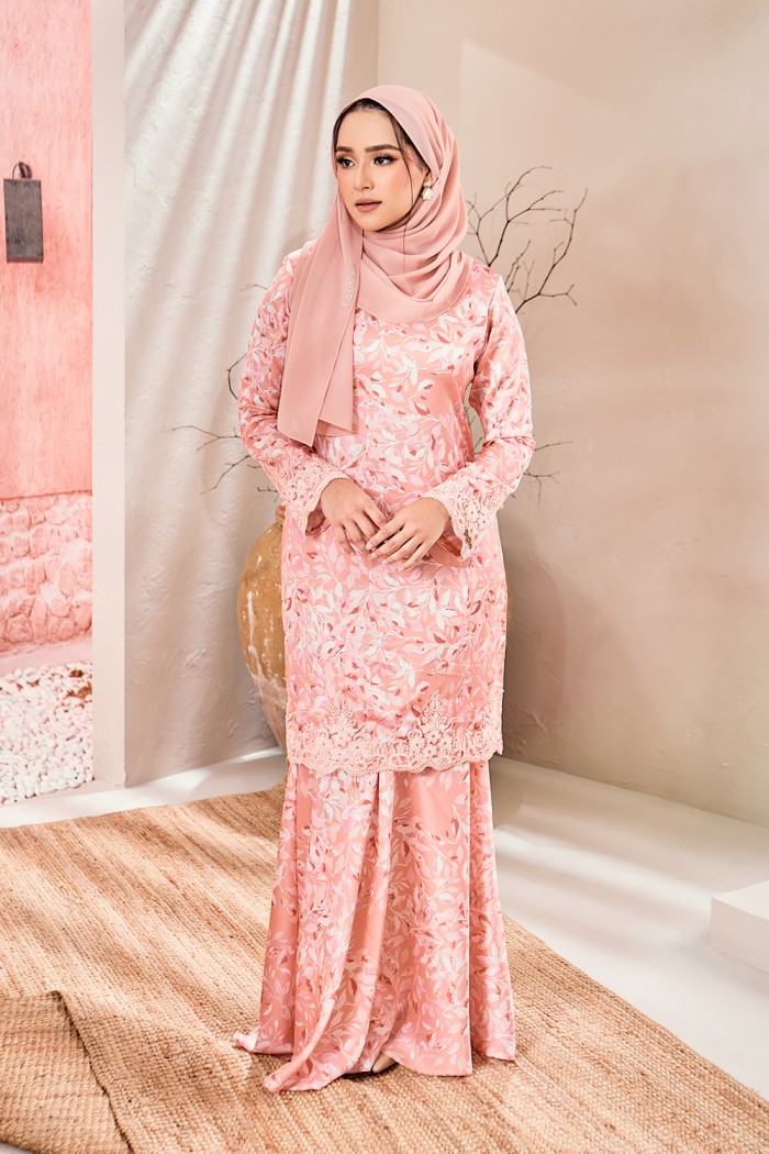 Maliqa Luxe Kurung - Pink Peach