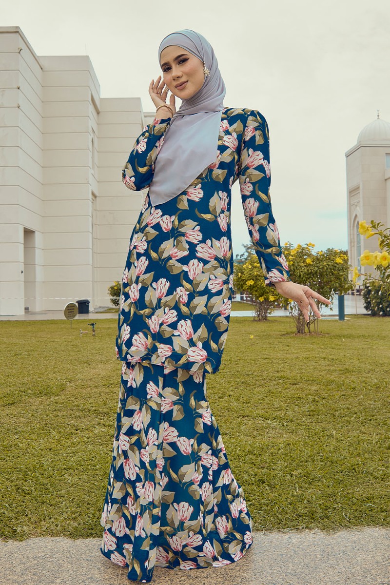 Maharani Kurung - MK03 - Midnight Tulips