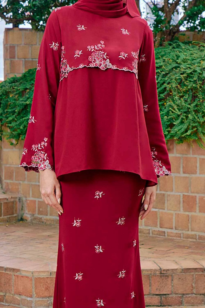 Layqa Luxe - Deep Red