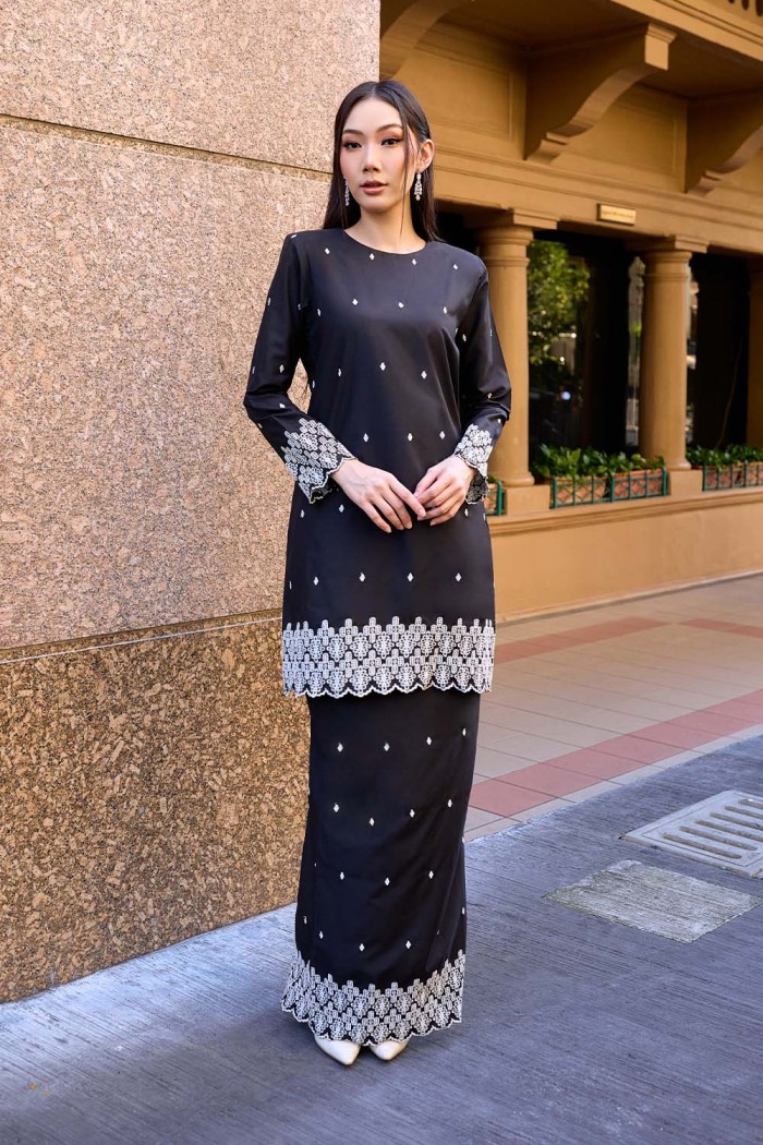 Naura Kurung - Exclusive Black