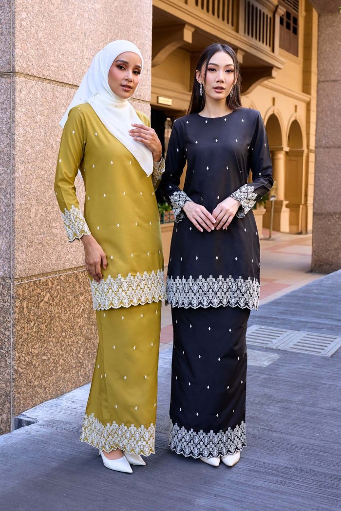 Naura Kurung - Exclusive Black