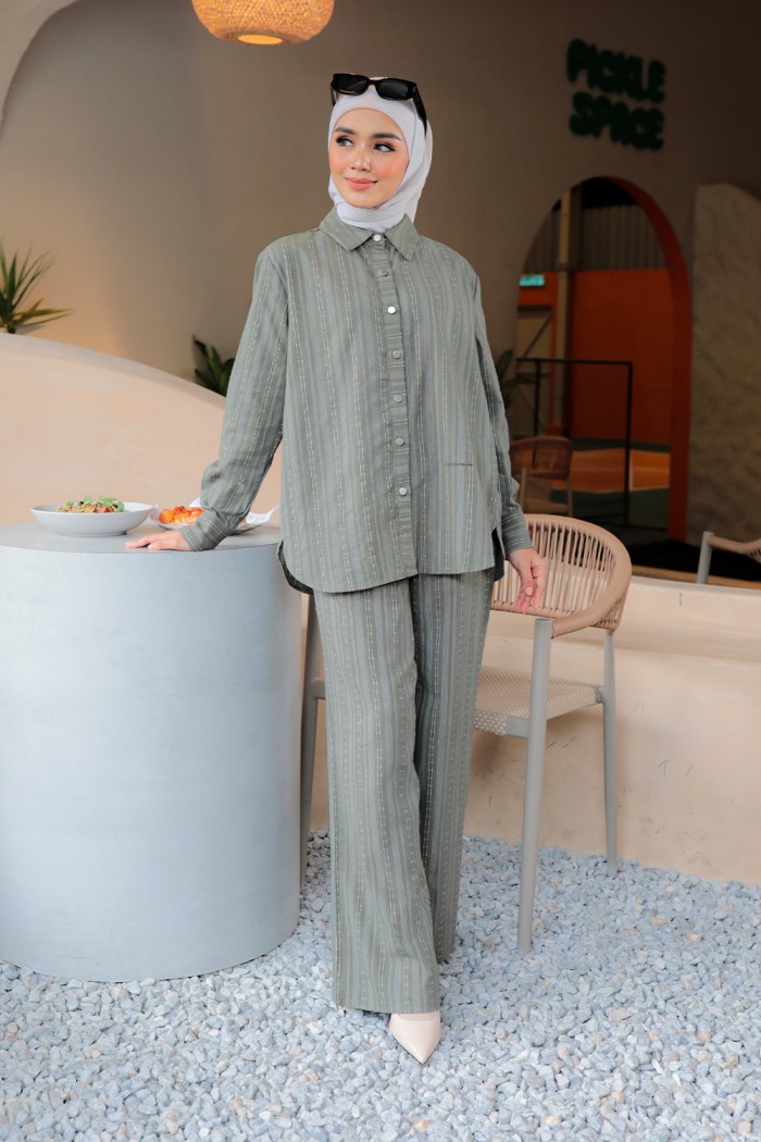 Evelyn Suit with Pants 2.0 - Army Green