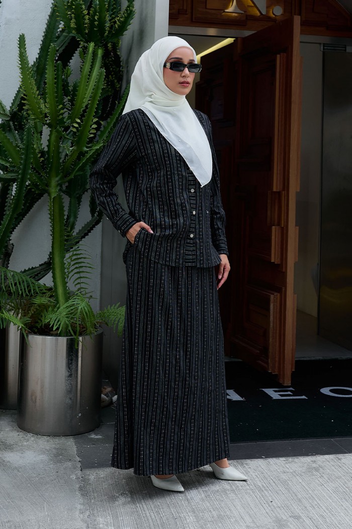 Evelyn Suit with Skirt 2.0 - Black