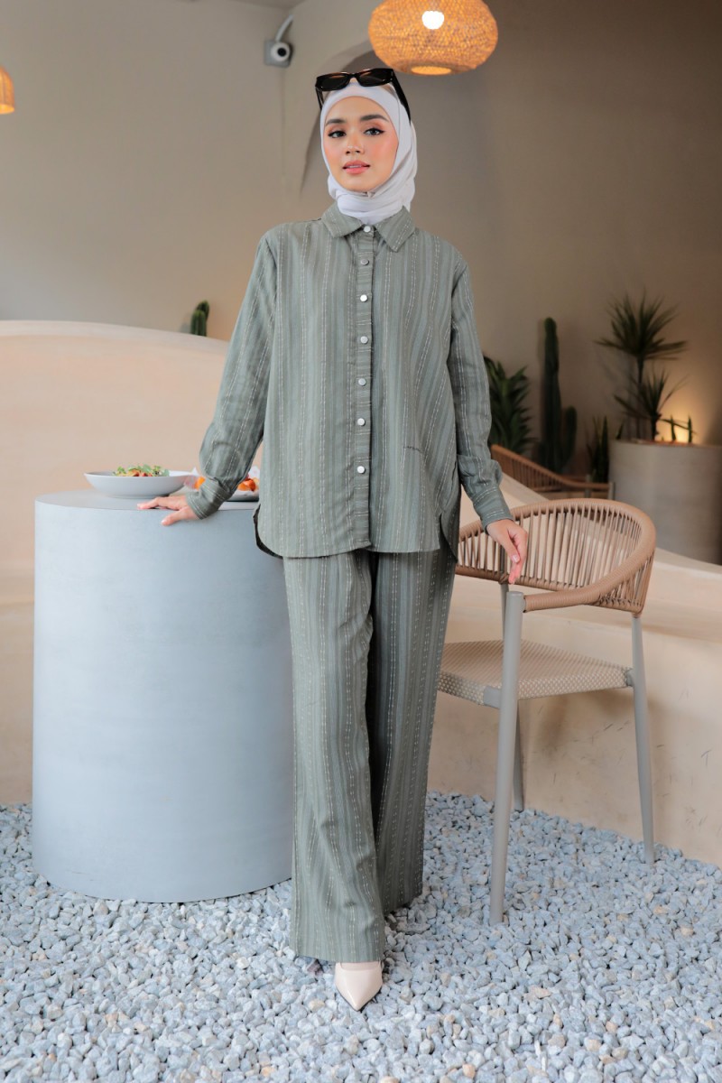 Evelyn Suit with Pants 2.0 - Army Green