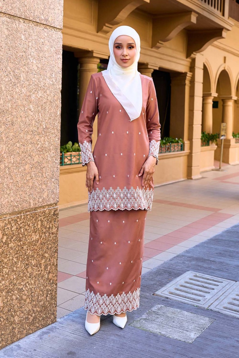 Naura Kurung - Caramel Brown